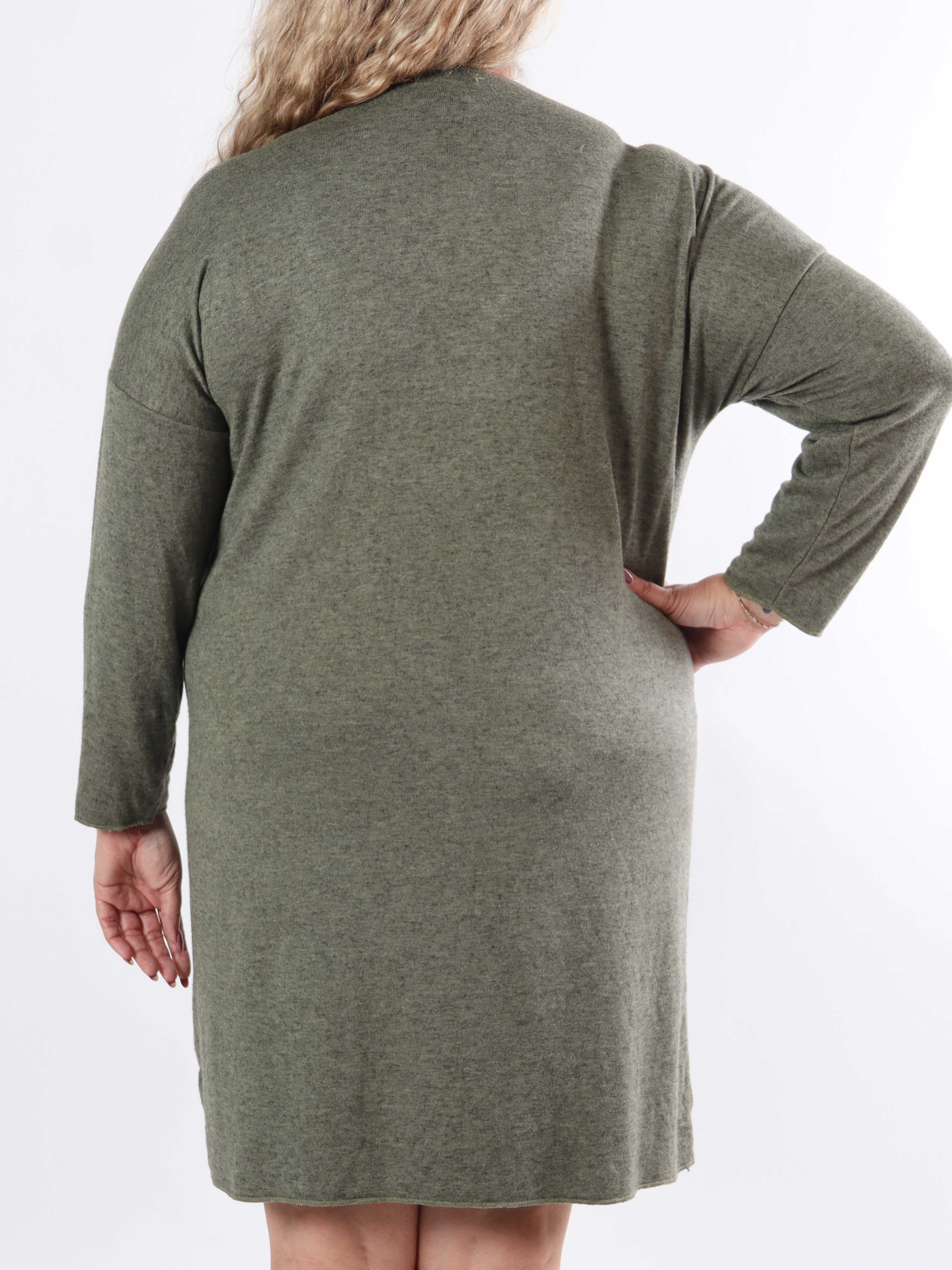 Djamila Long - Mega mjuk plus size-klänning i viskos med v-ringning